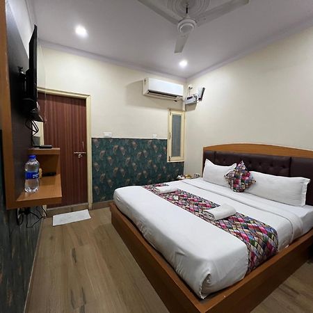 The Century Plaza Hotel Benares Buitenkant foto